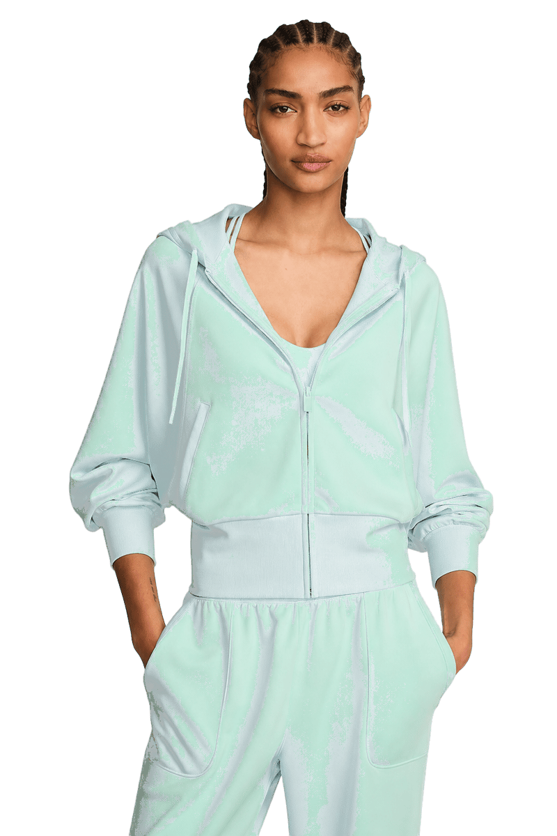 VSX Active görünümüyle Victoria's Secret Angel modeli